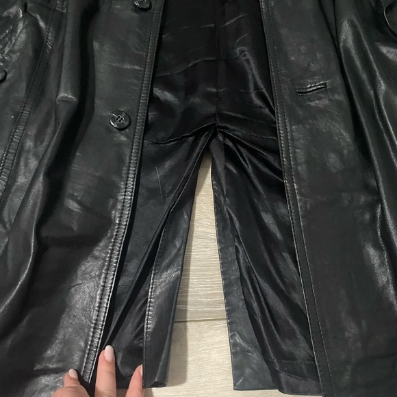 Seville Black Leather Trench Coat Size 44R - Picture 5 of 15